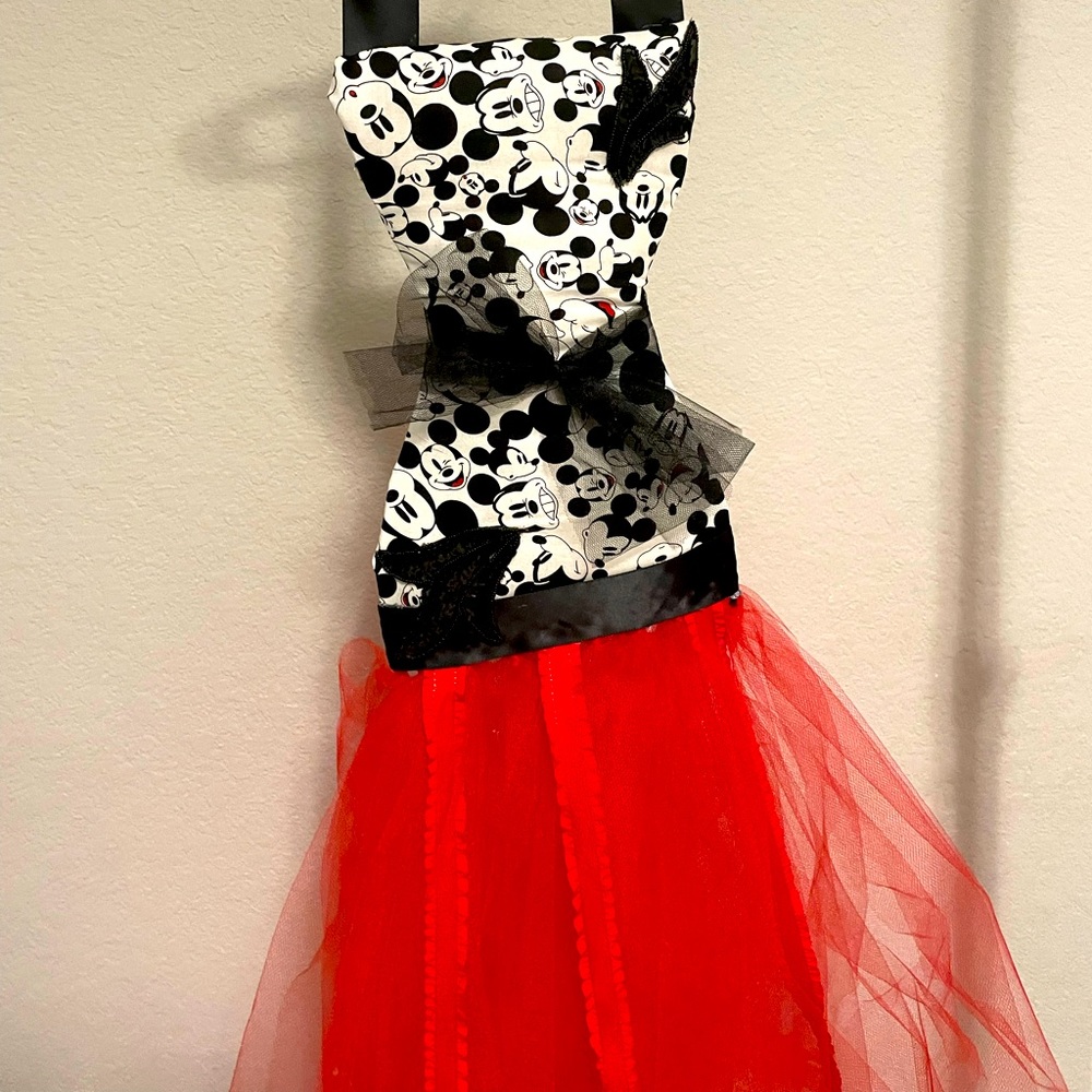 Adorable Mickey tutu bow holder